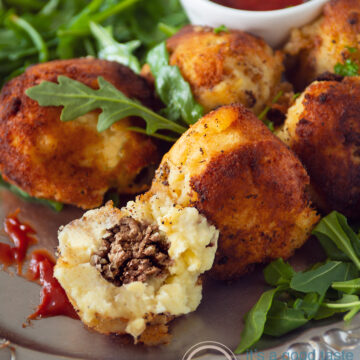 6 papa rellen a served with sweet chili sauce