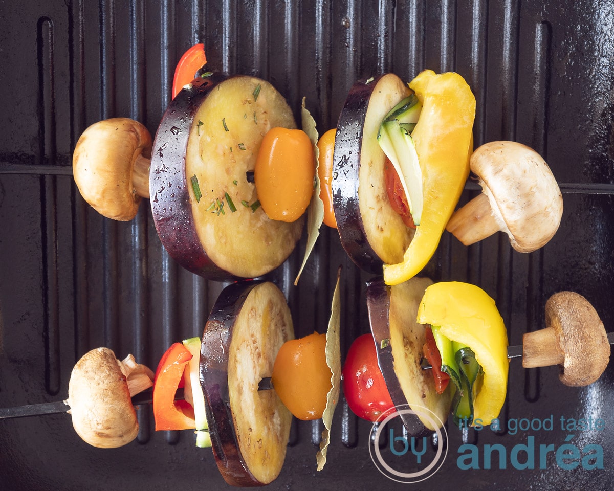 Grill the vegetables kebobs