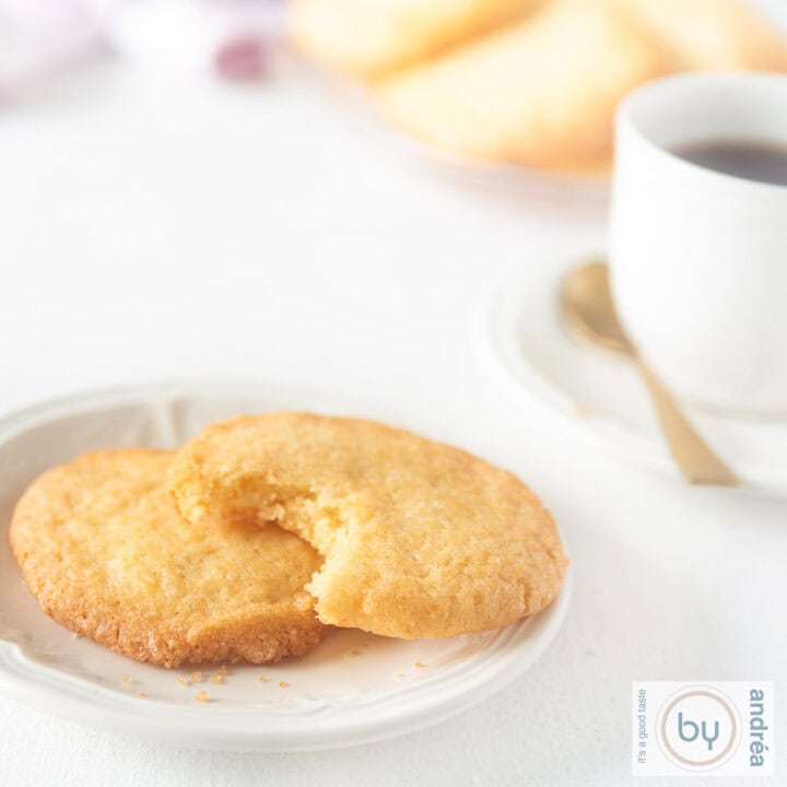 Crunchy Dutch Zandkoekjes Easy to Bake at Home