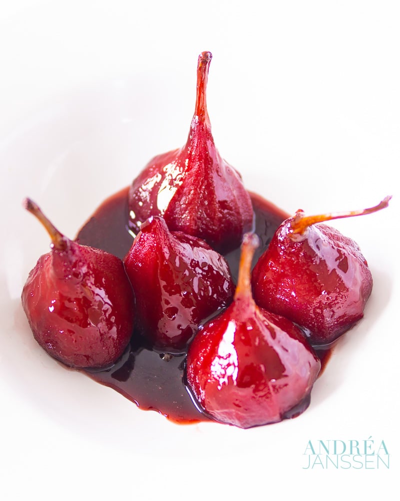 Pears au vin rouge aka poached pears