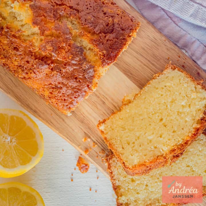 Picture from above: lemon olive oil cake, two slices cut off.