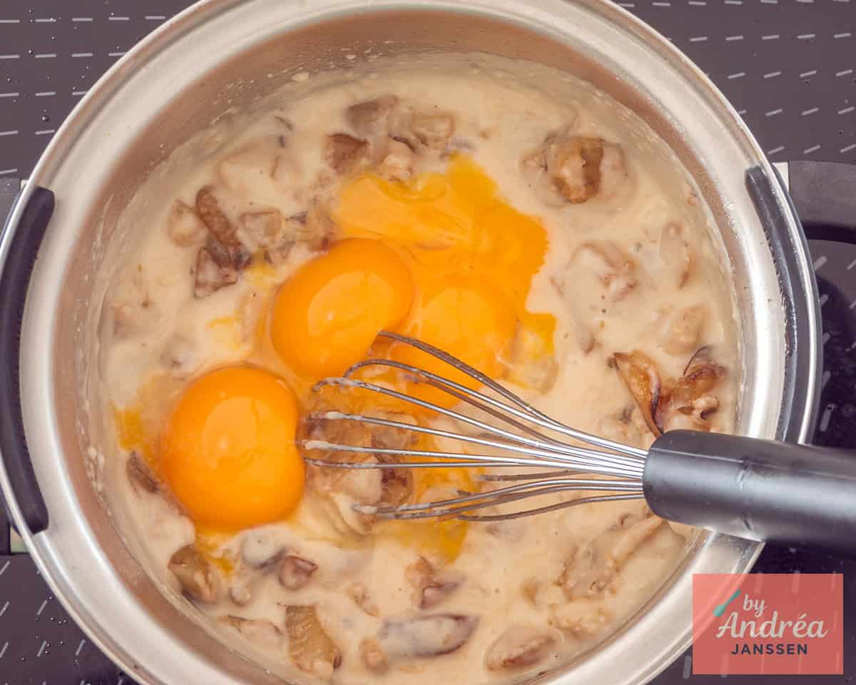 Mix Jerusalem artichoke with egg and other seasonings