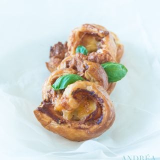 3 Puff pastry appetizers with cheese
