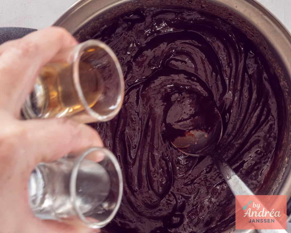 Add vanilla and orange liqueur to the pan.