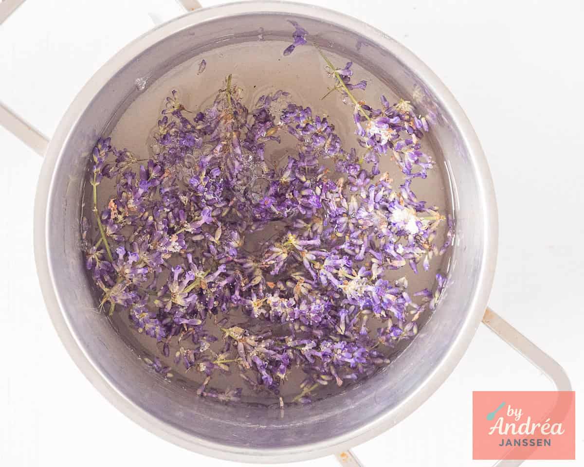 Breng het water op smaak met lavendel