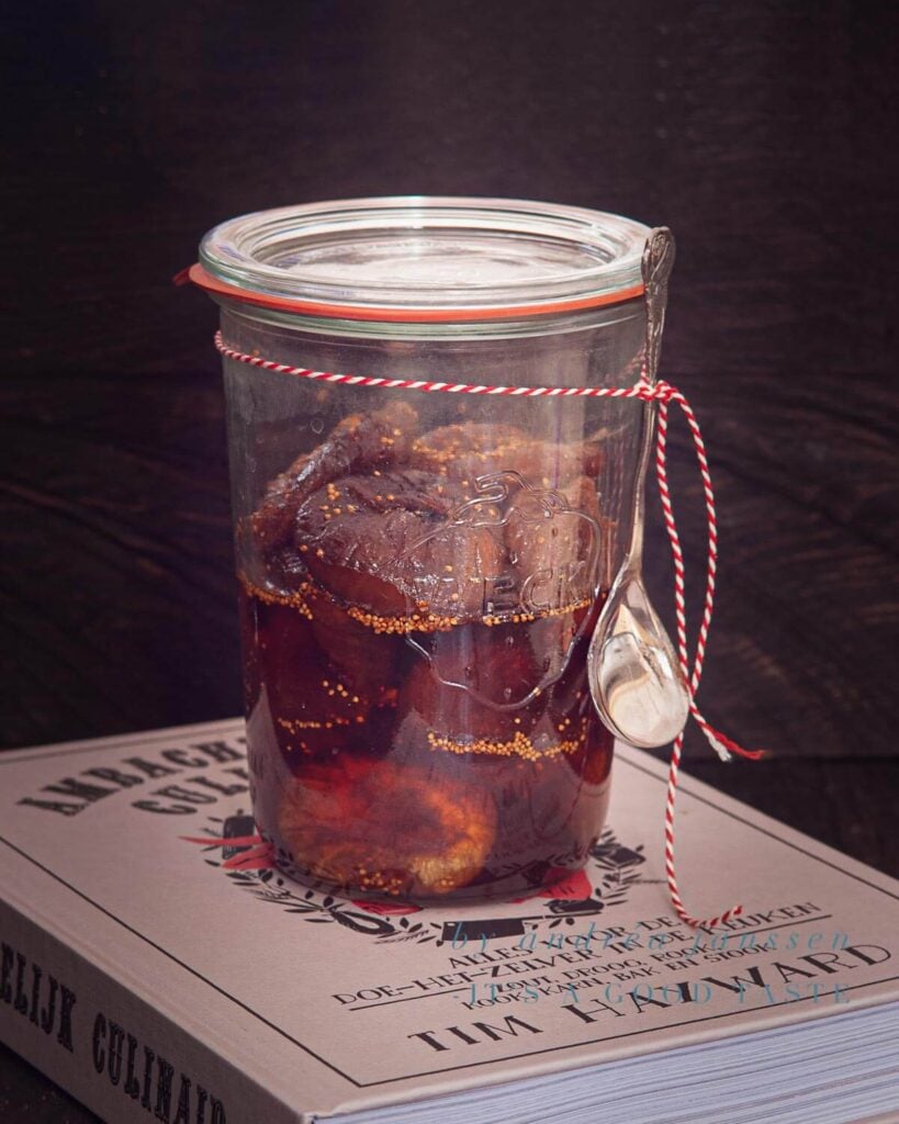 Preserve: figs in syrup