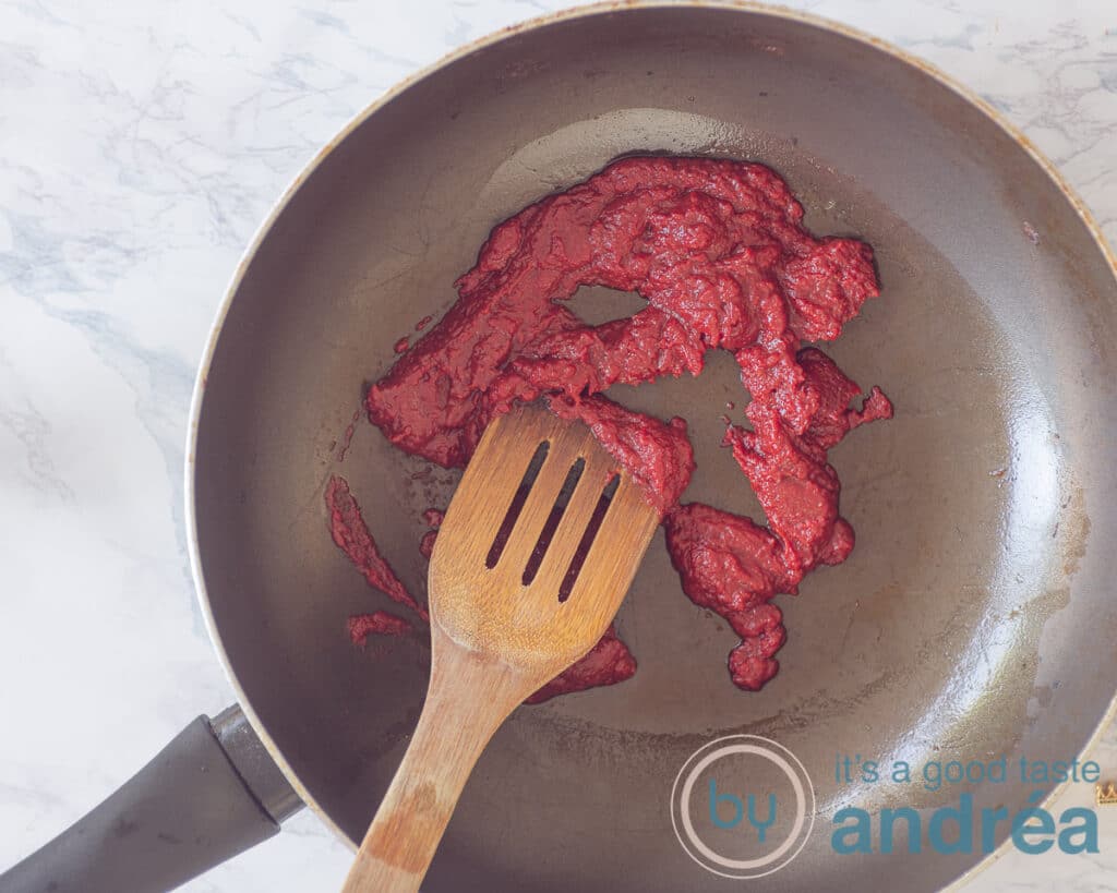 bake tomato paste