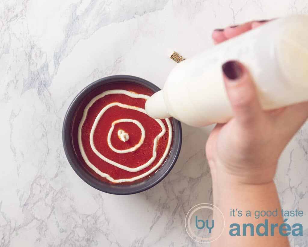 make sour cream circles