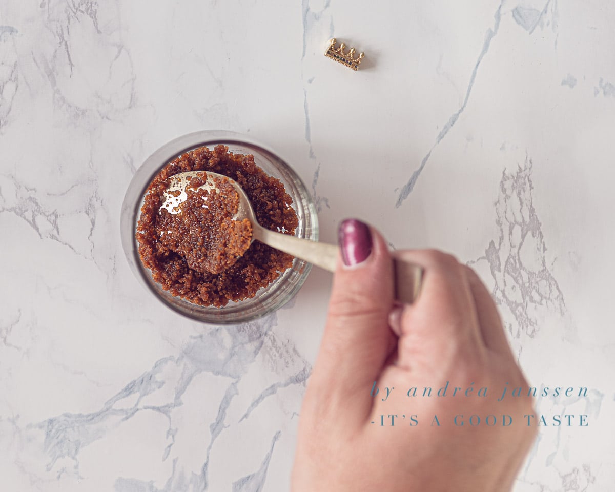 Put the cookies on the bottom of the glass