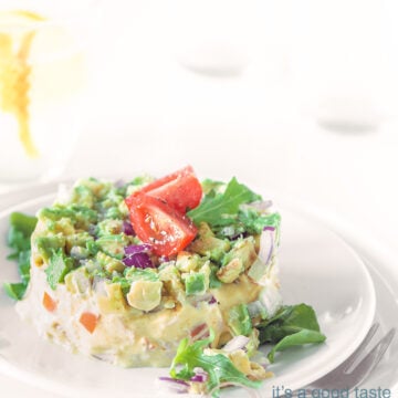 Smoked chicken and avocado salad