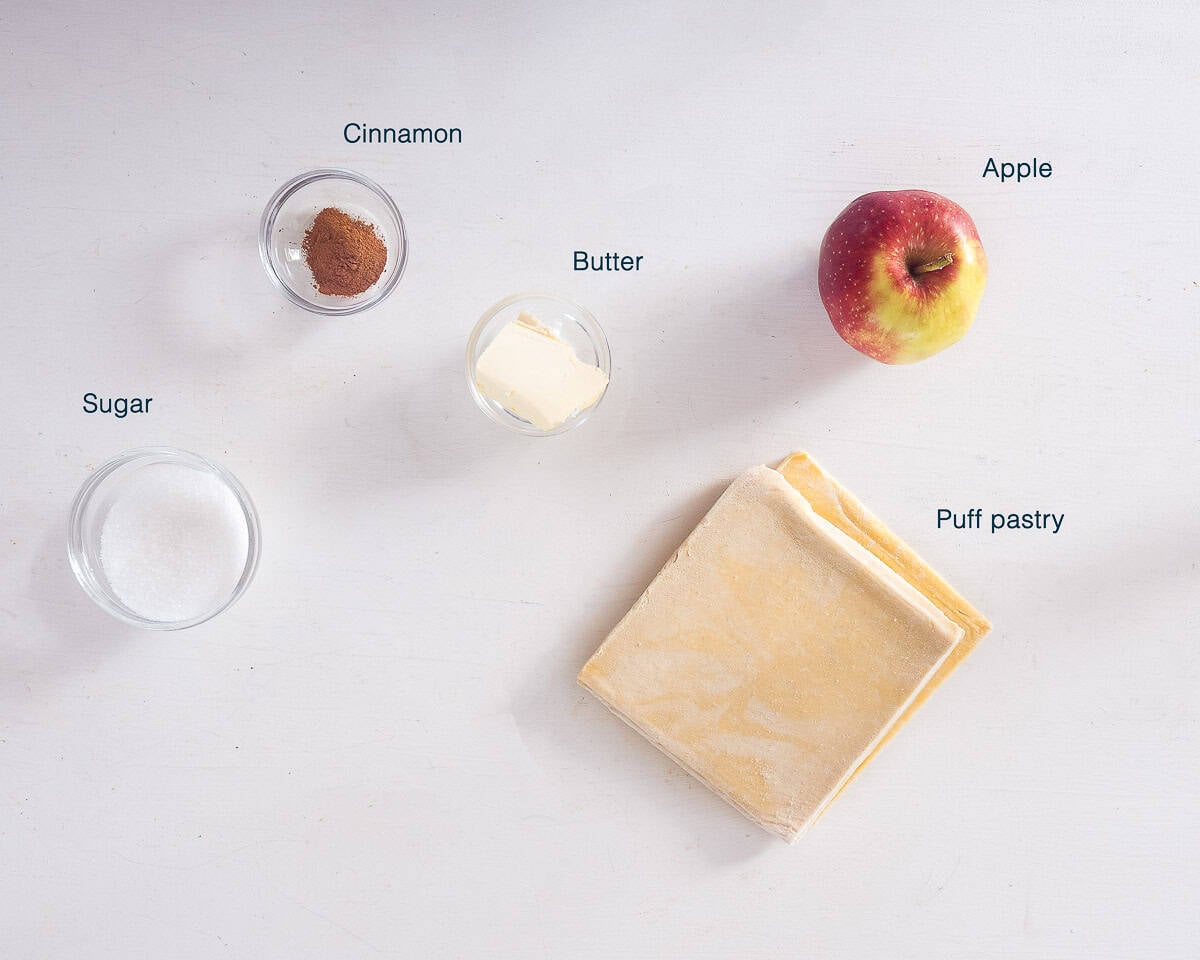 ingredients Air Fryer Appelbeignets on a white background with text description