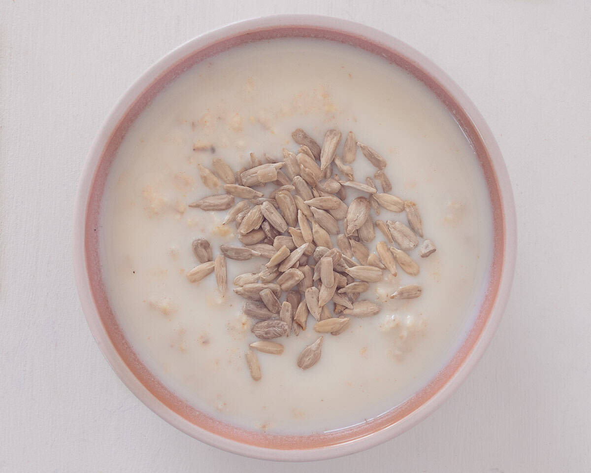 Havermoutpap met zonnebloempitten.