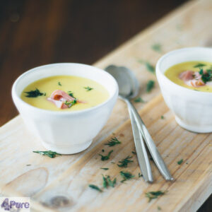 Koninginnensoep met gerookte zalm - creamy chicken soup with smoked salmon and dill