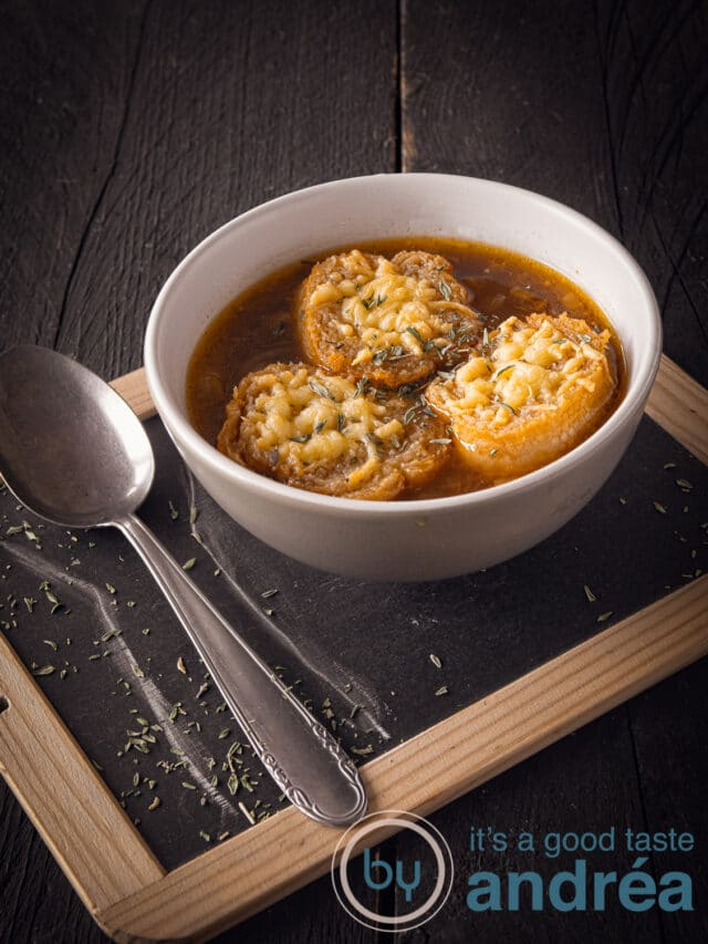 cropped-Uiensoep-van-6-ingredienten-onion-soup-of-6-ingredients-bewerkt-1.jpg