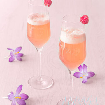 Spring cocktail with raspberries