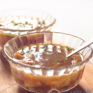 Vegetable soup with crepes
