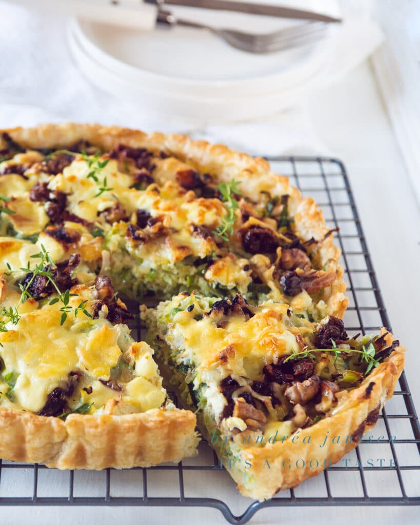 Prei quiche met geitenkaas, honing en walnoot
