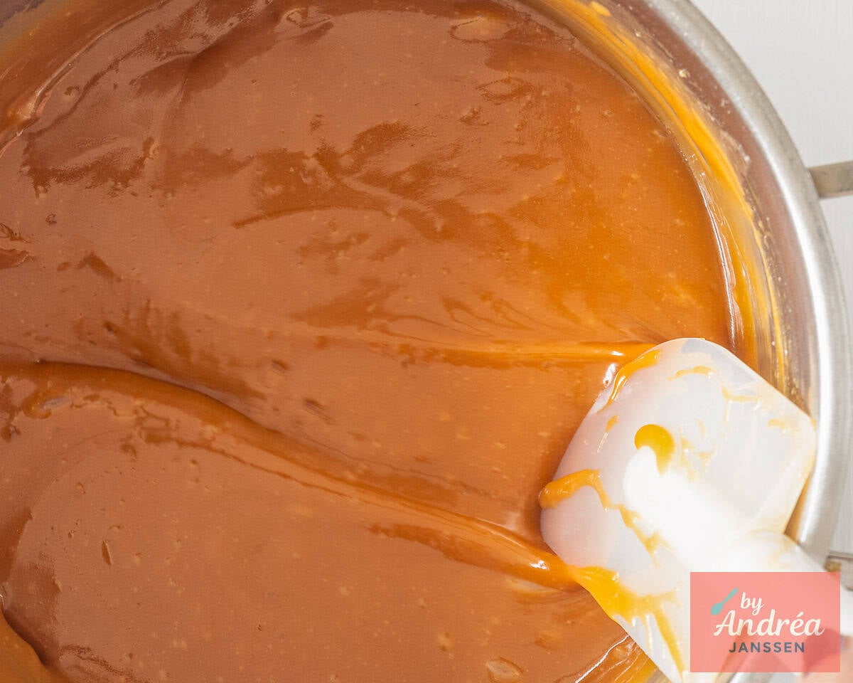 Thickened caramel fudge in a saucepan