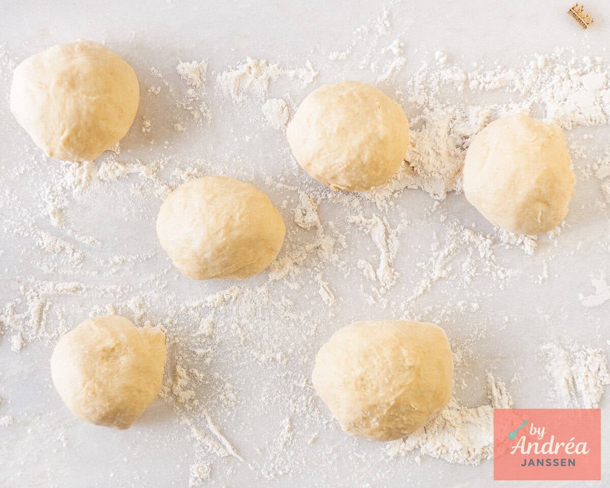 Make small dough balls.