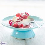 pavlova met rood fruit – pavlova with red fruit-bewerkt pavlova met rood fruit - best pavlova recipe with red fruit