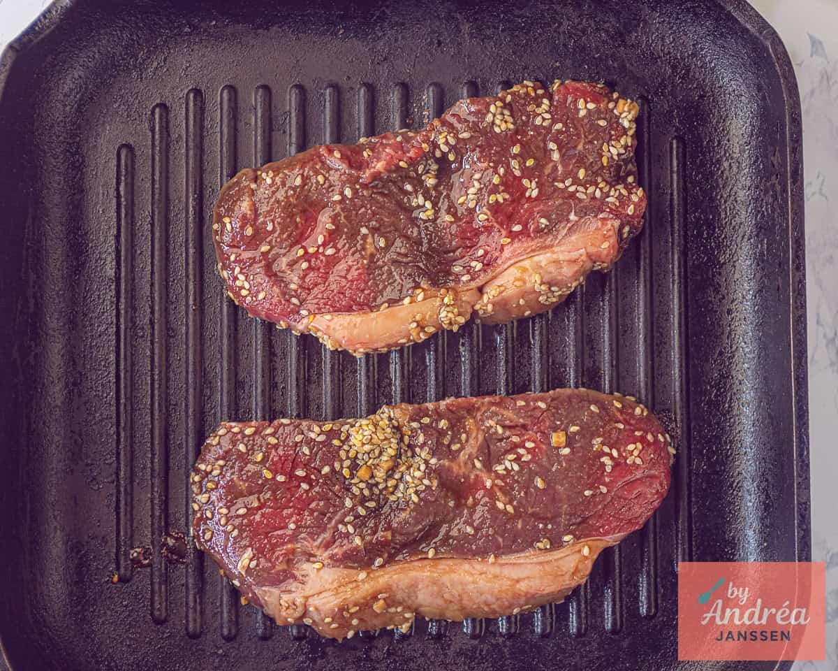 Entrecote marinated in the grill pan