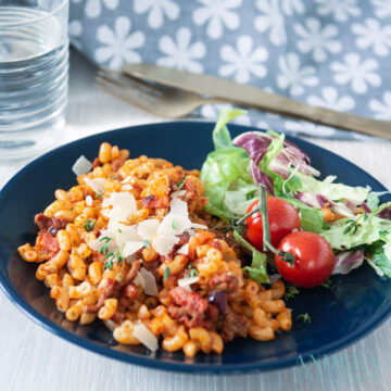 Macaroni on a plate