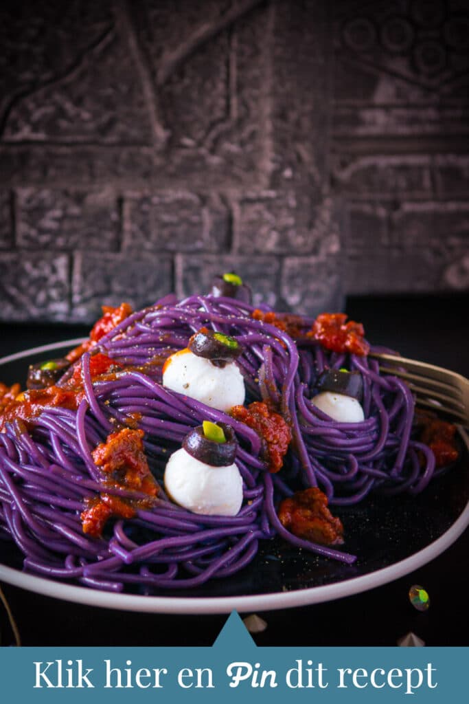 Pin melding paarse spaghetti