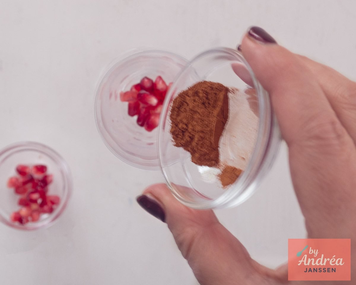 Add ground cinnamon to the champagne flute