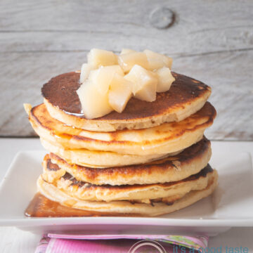 Pancakes met stoofpeertjes - pan cakes with poached pears