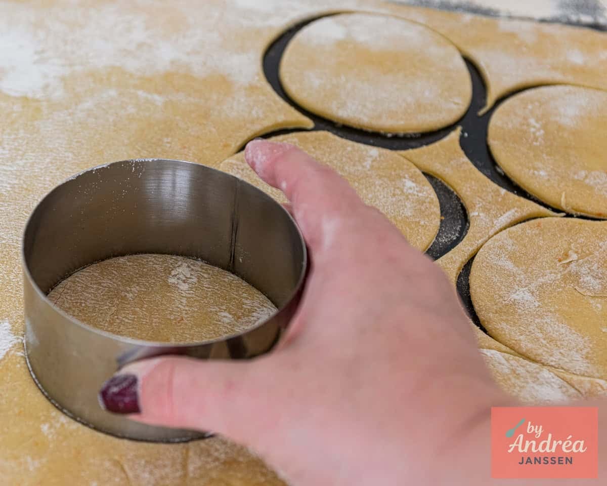 Cutting round circles out of the dough