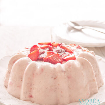Aardbeien bavarois met verse aardbeien
