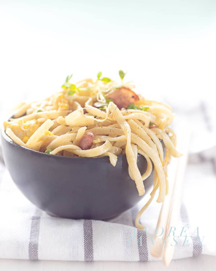 bami goreng met ei en ham