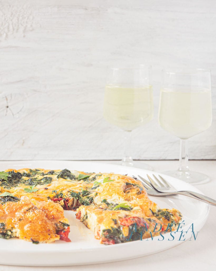 Frittata with spinach and tomato