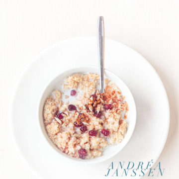 Oatmeal with pomegranate, sunflower seeds and cinnamon
