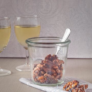 Roasted walnuts with thyme