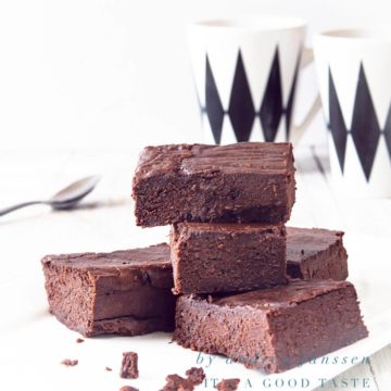 Brownies with black beans