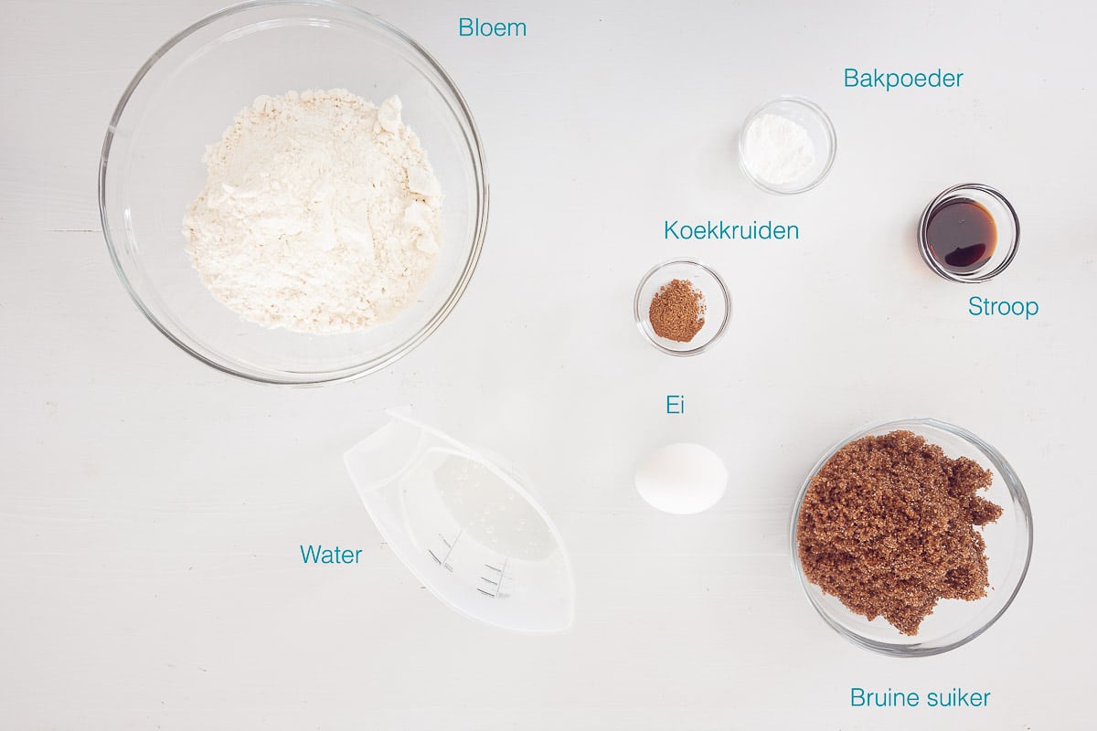 Ingredienten zelf peperkoek maken / ontbijtkoek