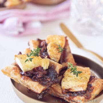 Puff pastry Brie bites with bacon and Port wine