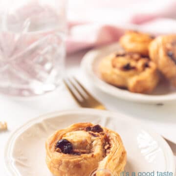 Puff pastry cinnamon rolls recipe