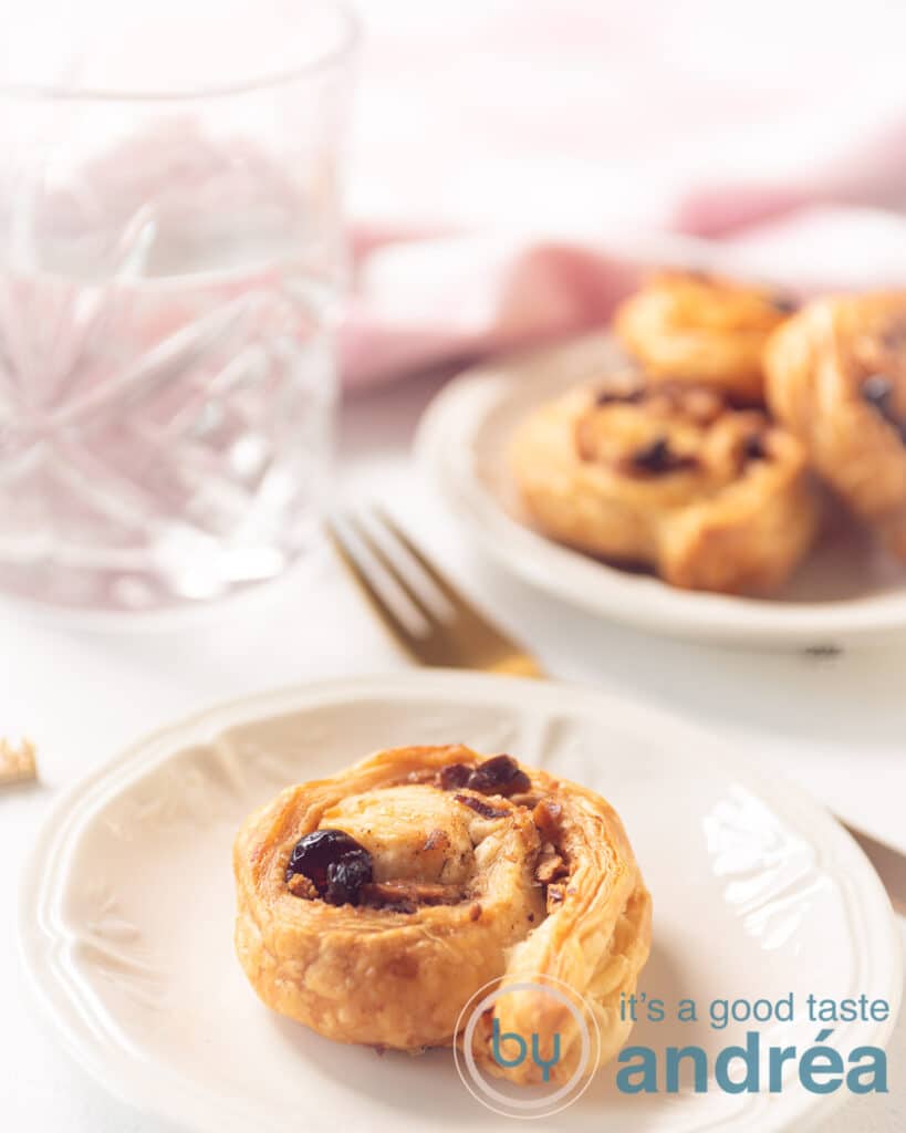Puff pastry cinnamon rolls recipe