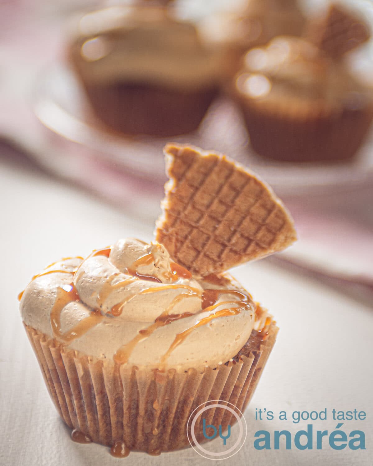 a stroopwafel cupcake in front and in the background some more
