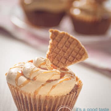 a stroopwafel cupcake in front and in the background some more