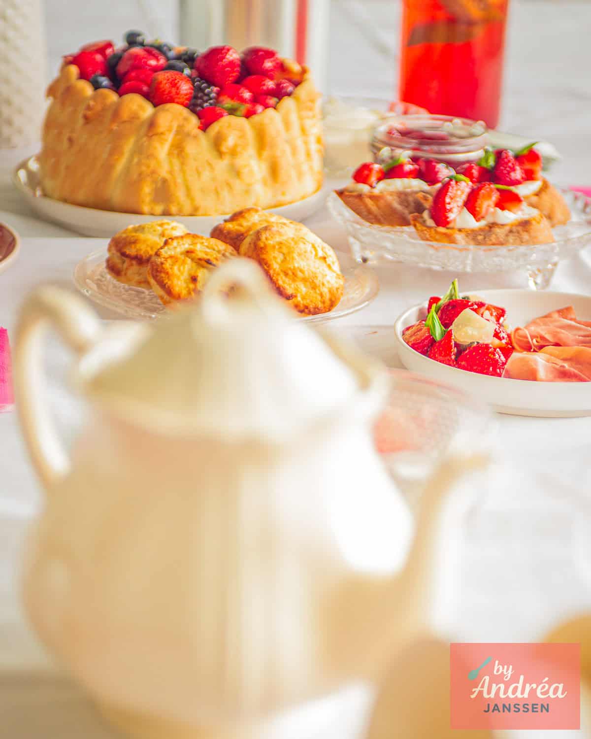 Taart, bruschetta en andere recepten voor een high tea met aardbeien