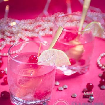 Red currant caipirinha glasses (2) with lime