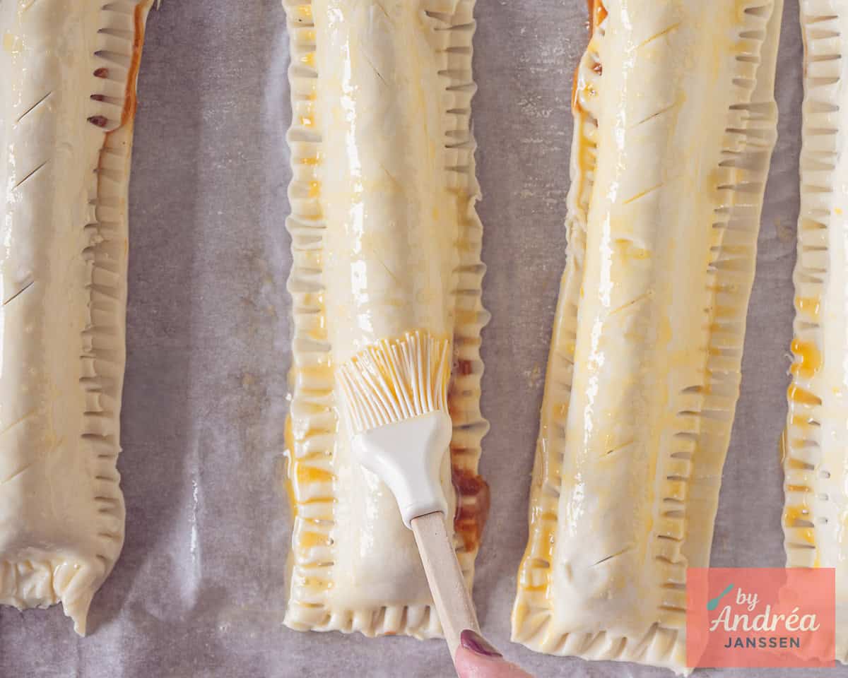 Brush the top with egg.