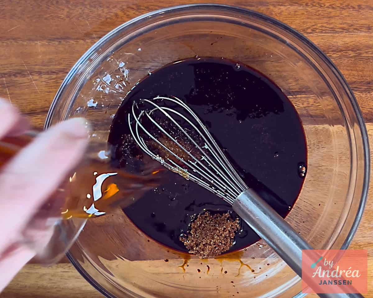 Mix the ingredients for the marinade