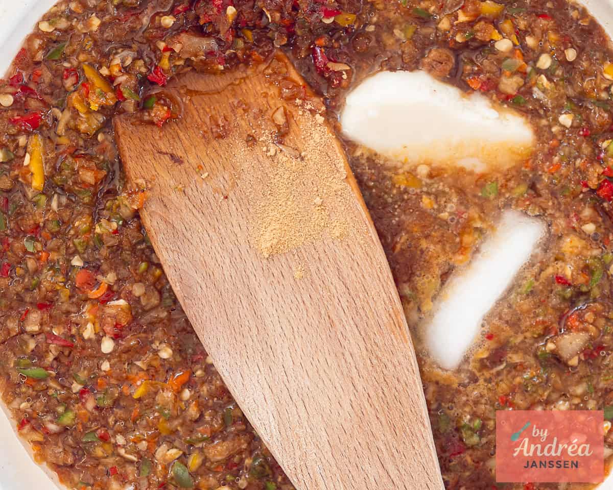 Fried pepper mix with coconut milk