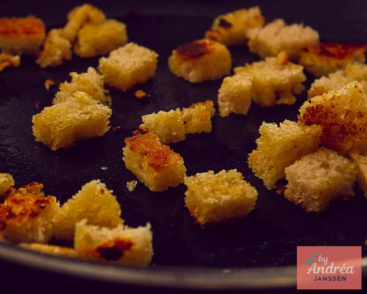 Fry croutons in a frying pan
